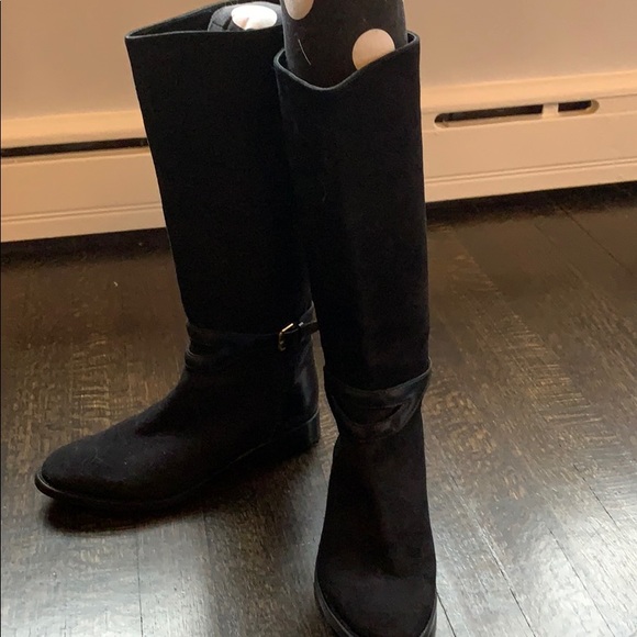 Yves Saint Laurent black boots - Picture 2 of 5